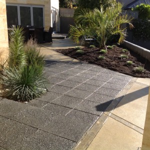 500x500 Exposed Aggregate Traditional Pavers Sealed