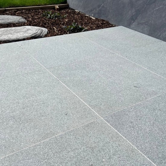 Granite Dropface External Corner Coping Paver - Flamed 400 x 400mm Grey